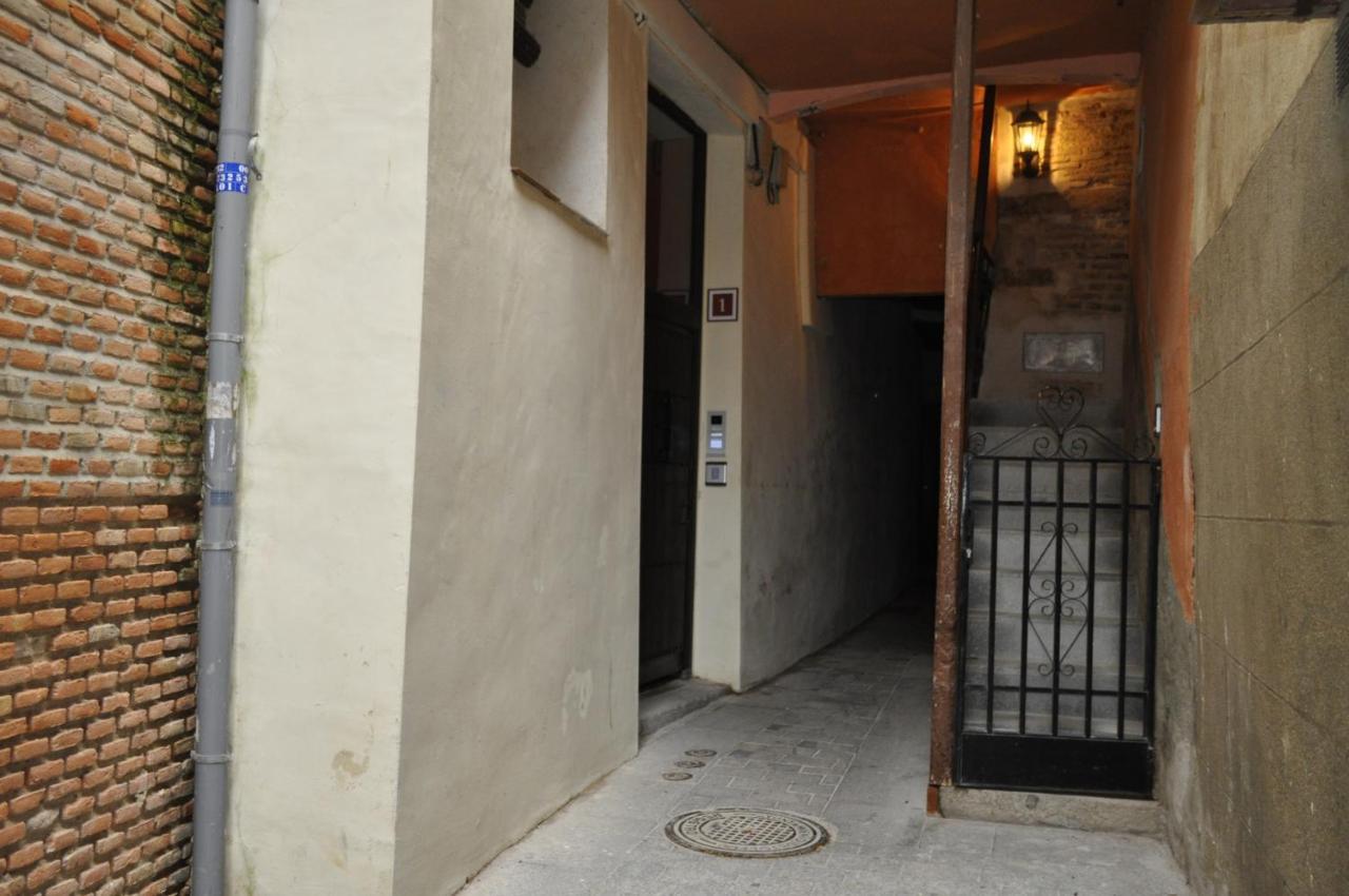 Lofts Amantes De Toledo- Loft Alcazar Apartment Exterior photo